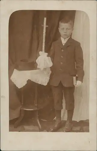 Menschen/Soziales Leben Kind Junge bei Kommunion 1910 Privatfoto