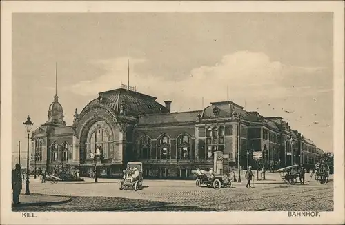 Ansichtskarte Kiel Bahnhof - Autos 1922
