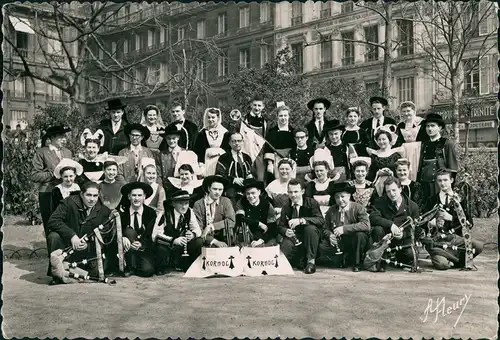 Courbevoie "WAR-RAOK BEPRED" CELTIQUE KORNOG Groupe Folklorique Breton 1968