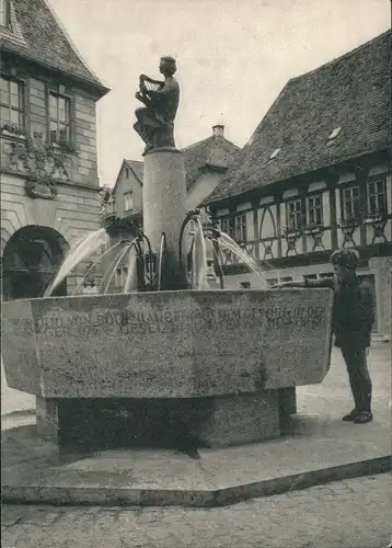 Bad Kissingen Kind Junge am Minnesängerbrunnen auf dem Rathausplatz 1955