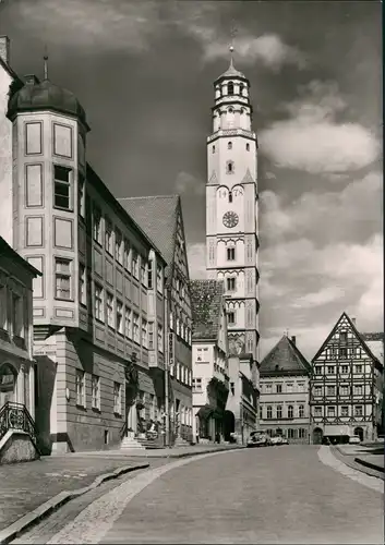 Lauingen (Donau) Schimmelturm Strassen Partie, parkender Mercedes am Turm 1965