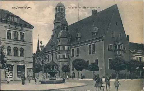 Ansichtskarte Aschersleben Geschäft, Rathaus Hennebrunnen 1925