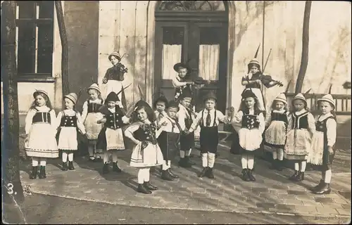 Ansichtskarte Bamberg Trachtengruppe Kleinkinder mit Geigen 1909