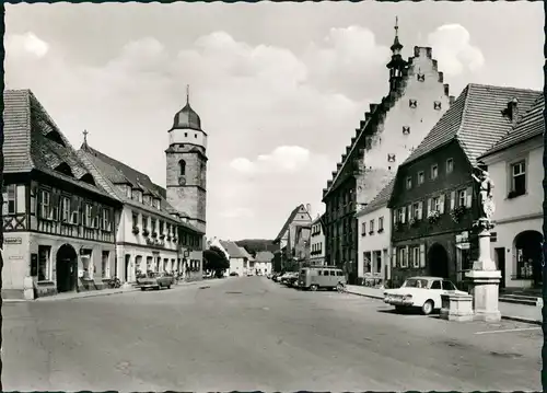 Ansichtskarte Weismain Hauptstrasse mit Denkmal verschiedene Autos 1969