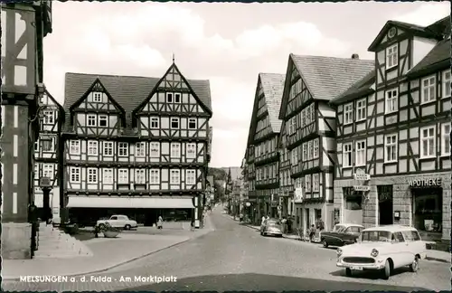 Ansichtskarte Melsungen Partie am Marktplatz - Apotheke, Autos 1962