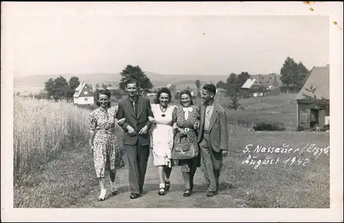 Nassau (Erzgebirge) Frauen und Mann - Stadtpartie 1942 Privatfoto