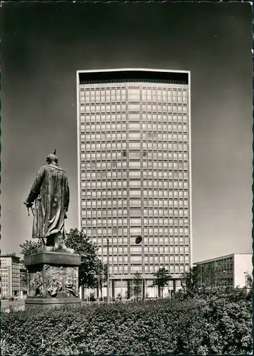 Essen (Ruhr) Hochhaus an der Kruppstraße mit Bismarck-Denkmal 1965