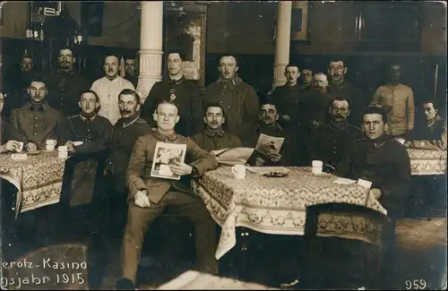 Ansichtskarte Charlottenburg-Berlin Soldaten im Kasino WK1 Kriegsjahr 1915