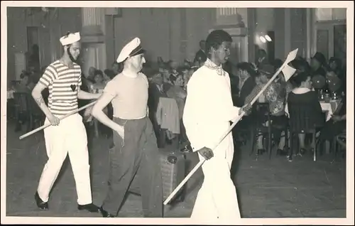 Foto Gotha Fasching in der Stadthalle - Kostüme 1960 Privatfoto