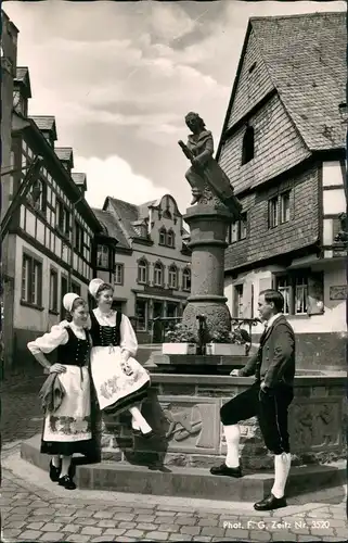 Ansichtskarte Winningen Am Weinhexenbrunnen Lanpoststempel Trachten 1956