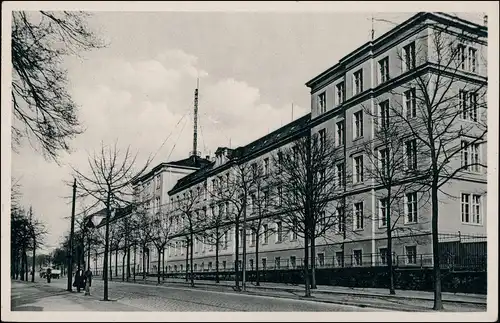 Ansichtskarte Albertstadt-Dresden Straßenpartie an der Kaserne 1938