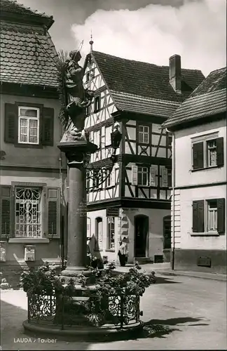 Lauda Strassen Partie Rathaus-Platz, Wohnhaus & Brunnen Anlage 1960