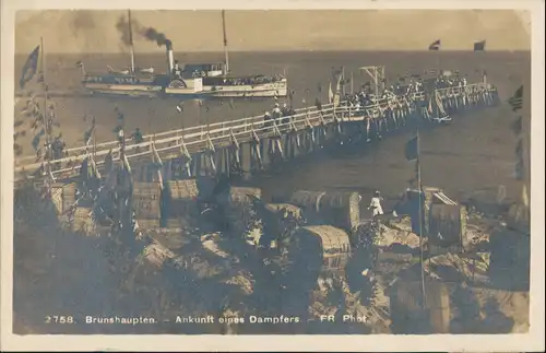 Brunshaupten-Kühlungsborn Ankunft eines Schauffelraddampfers 1925