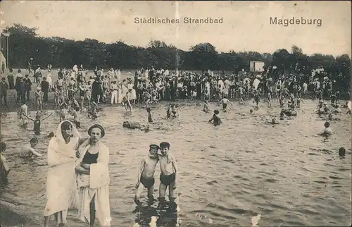 Ansichtskarte Magdeburg Städtisches Strandbad belebt mit Badegästen 1917