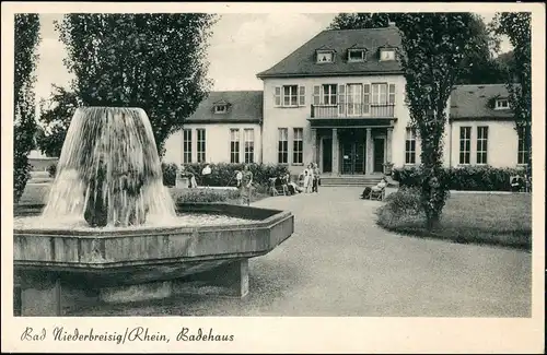 Ansichtskarte Bad Niederbreisig Badehaus mit Brunnen, Wasserspiele 1952