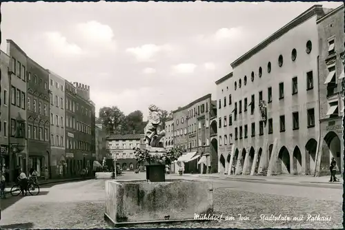 Mühldorf am Inn Häuser Partie Stadplatz mit Rathaus & Brunnen 1960