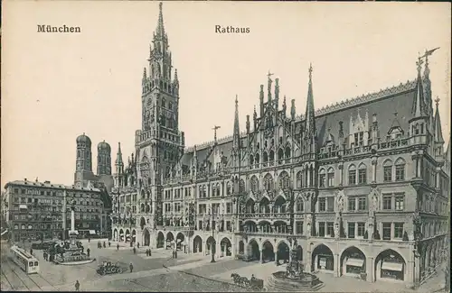 Ansichtskarte München Rathaus Marienplatz belebt, Kutsche Strassenbahn 1910