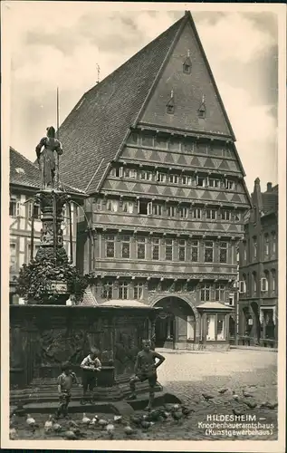 Ansichtskarte Hildesheim Kinder am Brunnen - Knochenhaueramtshaus 1929