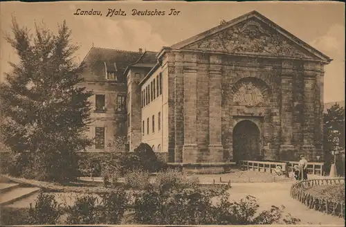 Landau in der Pfalz Deutsches Tor Strassen Partie mit Anlagen 1910