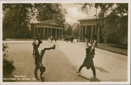 Ansichtskarte Altstadt-Düsseldorf Radschläger Kinder am Ratinger Tor 1937