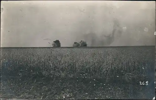 Foto  Explodierende Granaten WK1 gel. Feldpost 1916 Privatfoto