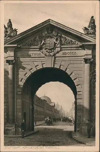 Ansichtskarte Stuttgart Kutschen & Polizist am Königstor mit Marstall 1910