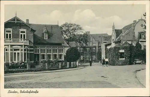 Ansichtskarte Lunden Holstein Partie in der Bahnhofstraße 1952