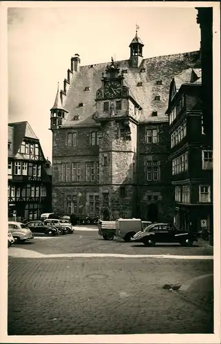 Ansichtskarte Marburg an der Lahn Rathaus - Autos VW Käfer 1955