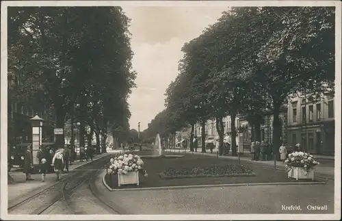 Ansichtskarte Krefeld Crefeld Ostwall LItfasssäule Autos 1932