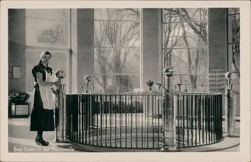 Ansichtskarte Bad Elster Junge Frau Salzquelle - Innen 1953