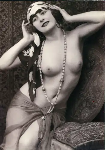Repro Frühe Erotik Frau sexy, verführerisch, nackt mit Schmuck 2010