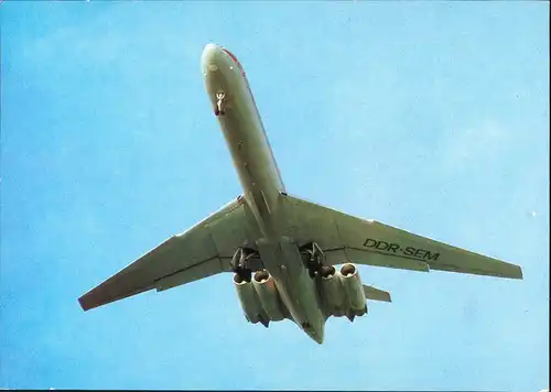 Interflugmaschine Iljuschin II-62  beim Start ( Aufnahme von unten ) 1983