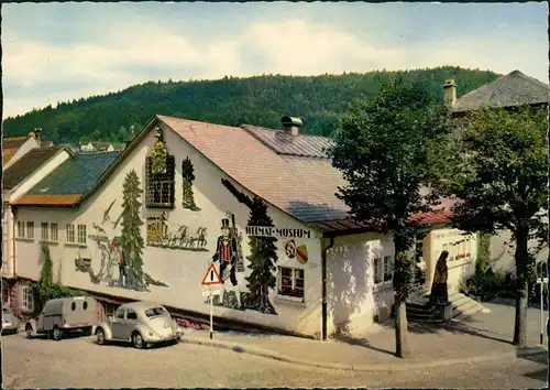 Triberg im Schwarzwald VW Käfer Auto Volkswagen am Heimat-Museum 1960