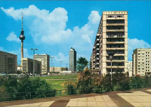 Ansichtskarte Mitte-Berlin Alexanderplatz Wohngebäude u. Fernsehturm 1989