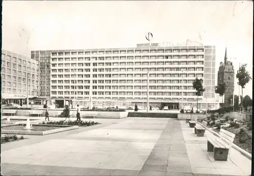Ansichtskarte Rostock Interhotel Warnow und Kröpeliner Tor 1975