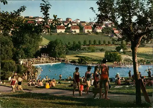 Ansichtskarte Hünfeld Sportbad Haselgrund Rhön, Personen im Freibad 1975
