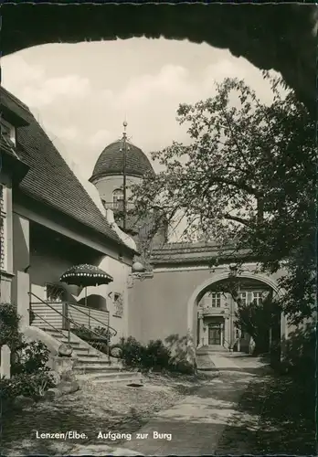 Ansichtskarte Lenzen (Elbe) Aufgang zur Burg Sonnenschirm Haus 1969