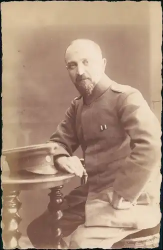Militär/Propaganda 1.WK (Erster Weltkrieg) Atelierfoto Soldat Fürth 1915