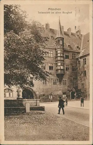Ansichtskarte München Teilansicht im alten Burghof - Mann 1918