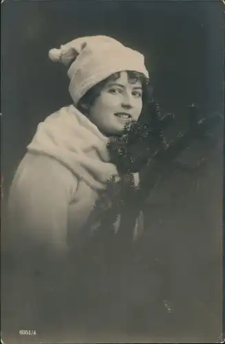Glückwunsch Weihnachten Fotokunst Mädchen mit Tannenzweig 1913