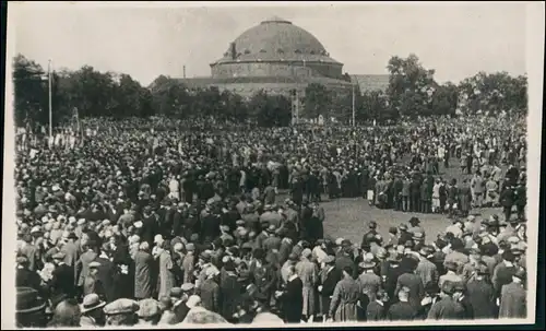 Foto Hannover Im Stadion - belebt, Kuppelhalle 1939 Privatfoto