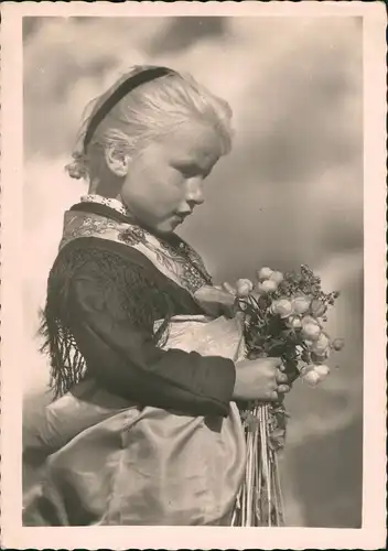 .Trentino-Südtirol Trentino-Südtirol - Mädchen in Tracht Südtirol 1937