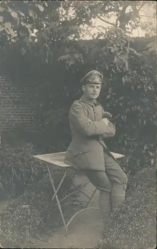 Soldat WK1 Echtfotokarte Militaria Stempel Deutsche Feldpost 1916 Privatfoto