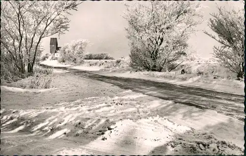 Gemeinde Sylt Verschneite Strasse Blick zur Keitumer Kirche 1960