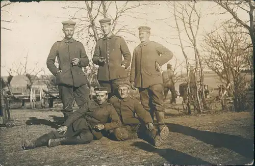 Foto  Militaqria Soldaten im Felde gel. Feldpost 1917 Privatfoto