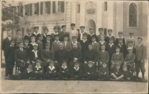 Radolfzell am Bodensee Studentika Schüler vor dem Gebäude 1911
