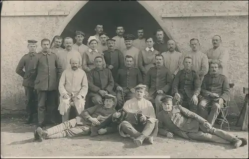 Militär & Soldatenleben Foto einer Soldaten Gruppe 1. WK 1915 Privatfoto