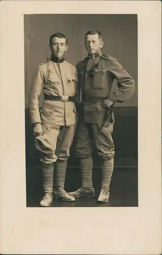 Ansichtskarte  Militär/Propaganda Soldatenleben 2 Soldaten im Atelier 1916
