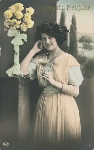 Ansichtskarte  Glückwunsch Neujahr Prosit Frau mit Getränke-Glas 1910