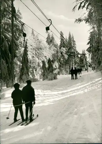 Ansichtskarte Langfurth Winter Stimmungsbild, Ski-Fahrer am Berglift 1960